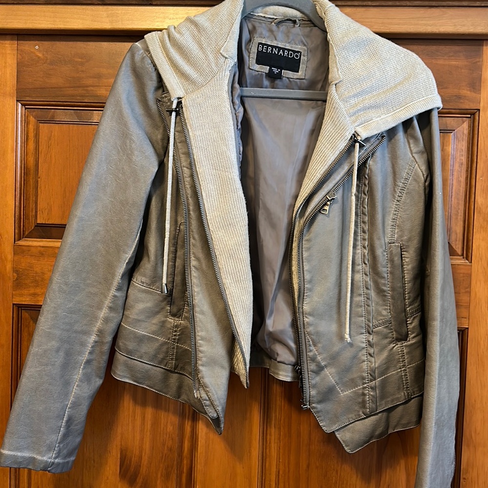 Grey faux leather jacket M